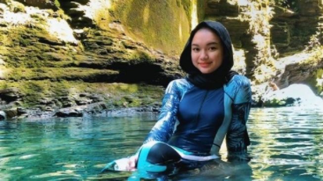 Menilik Keindahan Curug Balong Endah di Bogor