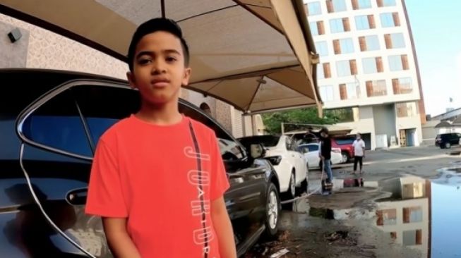Wow! Bocah Miliarder Arab Ini Huni Apartemen Rp 30 M, Ibunya Orang Madura