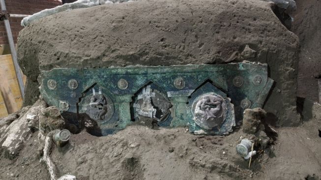 Arkeolog Temukan Kereta Romawi Kuno Utuh di Dekat Pompeii