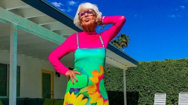 Baddie Winkle alias Helen Ruth Elem, nenek influencer berusia 92 tahun. (Instagram/@baddiewinkle)