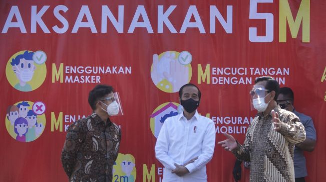 Kunker ke DIY dan Jateng, Presiden Jokowi Tinjau Vaksinasi Massal