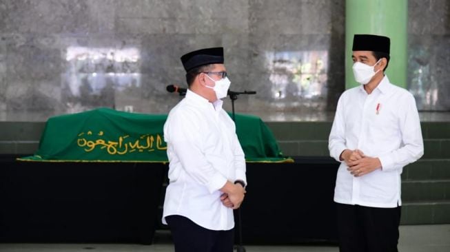 KPK Serahkan Pengganti Artidjo Alkostar ke Presiden Jokowi