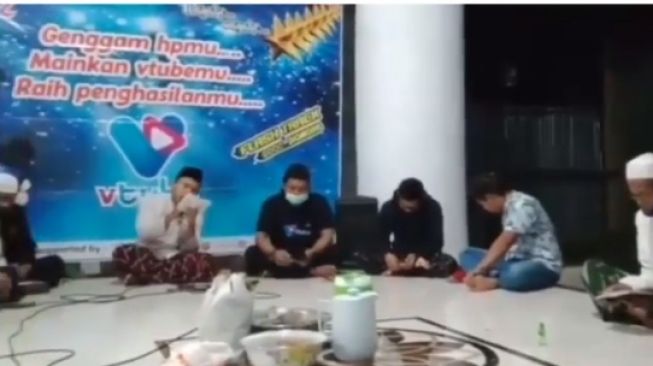 Viral Video Jemaah Pengajian Diduga Anggota Vtube Gelar Doa Bersama