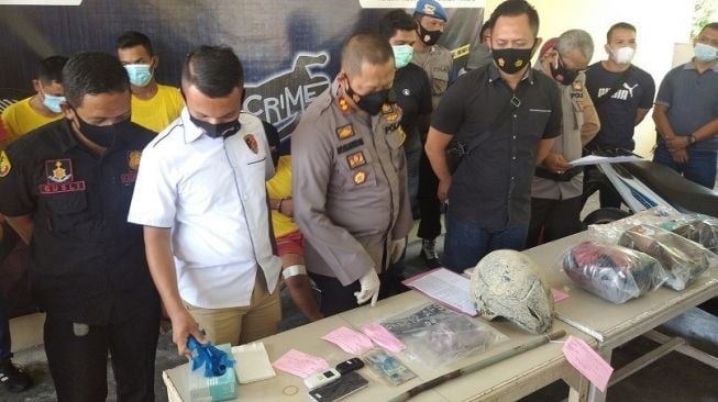 Sadis! Sulistiono Bunuh Pasutri Penjual Sayur Gegara Uang Habis