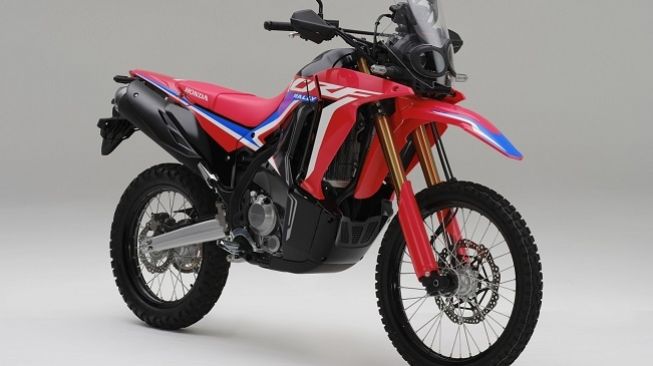 Honda CRF250 Rally  tampil dalam arna Extreme Red. Sebagai ilustrasi produk yang meluncur di masa pandemi [Dok PT AHM].