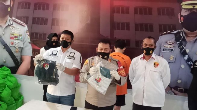 Polres Jakarta Utara saat merilis kasus pelecehan seksual bos bank Internasional JH ke sekretarisnya. (ist)