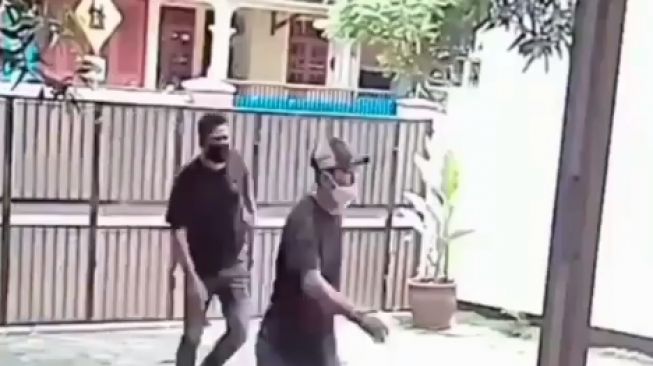 Viral Video Pencurian di Bekasi, HP dan Laptop Bernilai Rp 45 Juta Raib