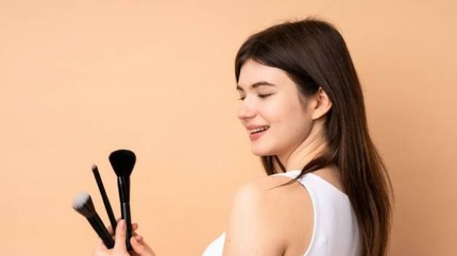 5 Tips Make Up Natural yang Tahan Lama untuk Kulit Berminyak