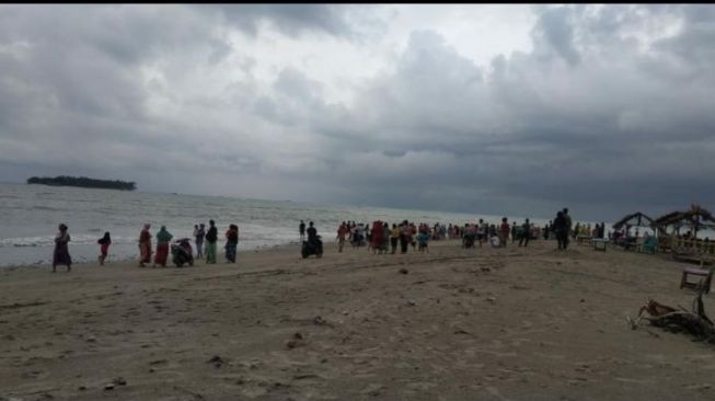 Larangan Penjualan Senjata Mainan di Pantai Tiku Selama Libur Idul Fitri