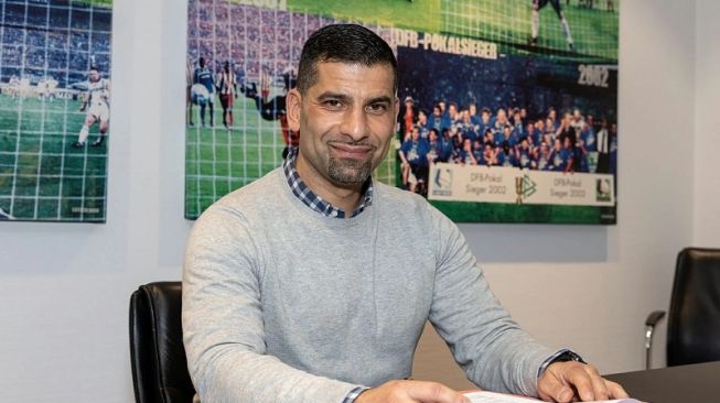 Sosok Ini Resmi Jadi Pelatih Kelima Schalke Musim Ini