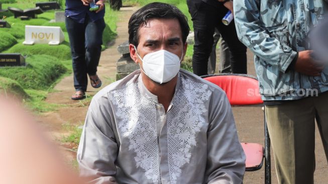 Puasa Pertama Ramadhan Tanpa Rina Gunawan, Ini Yang Dirasakan Teddy Syah