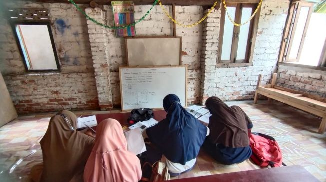 Setelah Guru Divaksinasi, Disdik Pertimbangkan Sekolah Tatap Muka