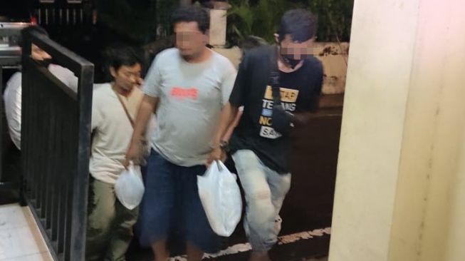 Dua Tersangka Ilegal Logging Sonokeling di Situbondo, Ditetapkan Tersangka