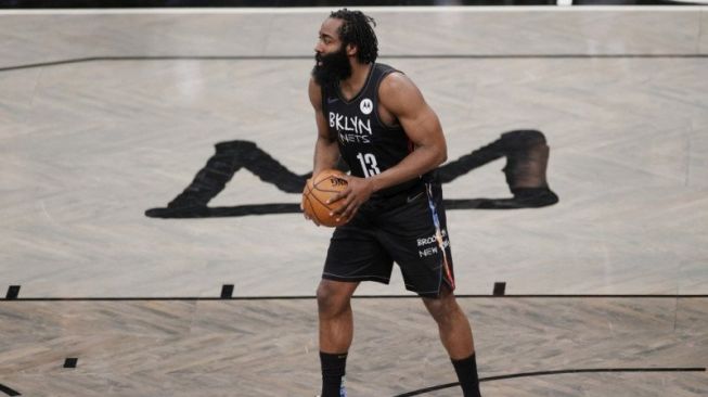 Foto Arsip 27 Februari 2021 ketika pemain Brooklyn Nets James Harden beraksi saat melawan Dallas Mavericks di Barclays Center, Brooklyn, New York City. (Antara/Getty Images via AFP/SARAH STIER)