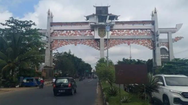 Gerbang Selamat Datang Kota Banjarmasin, Kalimantan Selatan. (dok.kanalkalimantan.com)