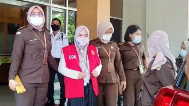 Kasus Korupsi Rp 900 Juta, Manajer Koperasi Syariah di Padang Ditahan Jaksa