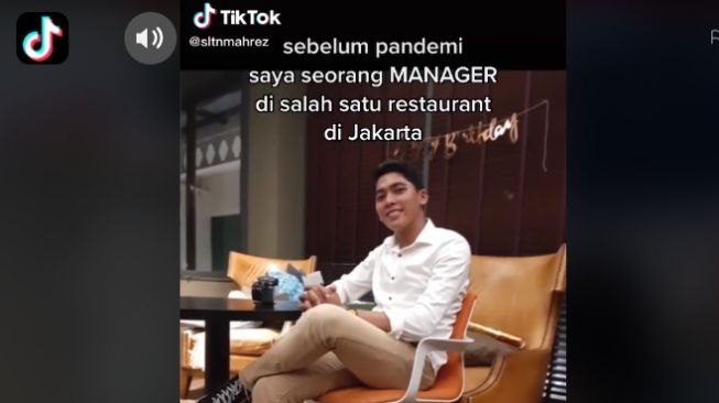 Kisah manajer restoran banting setir jadi tukang parkir (tiktok.com/@sltnmahrez)