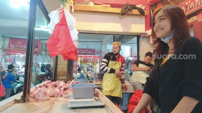 Awas Ketagihan Belanja di Penjual Ayam Cantik di Pasar Panorama Lembang