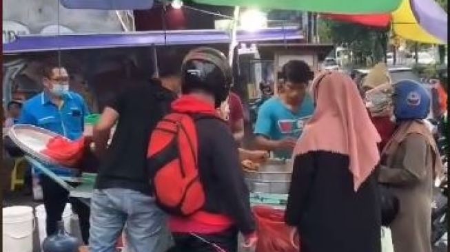 Dicibir Gelar Sarjana tapi Jual Bakso dan Kopi, Jawaban Istri Menohok