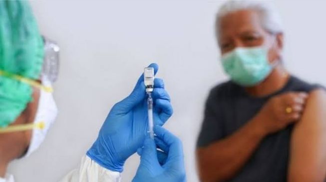 Sebelum Divaksin, Ada Baiknya Nutrisi Tubuh Lansia Dicukupi