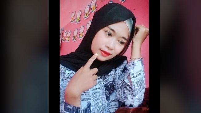 Viral Wanita Beri Tips Rahasia Ciput Jilbab Jadi Semriwing Pakai Popok Bayi