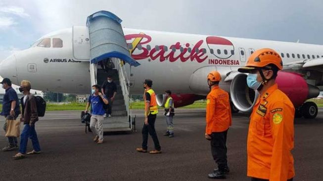 Pesawat Batik Air yang Mendarat Darurat di Jambi Berhasil Dievakuasi