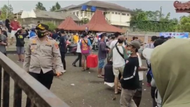 Lomba Kicau Burung di Pendopo Tumaritis Cianjur Langgar Prokes!