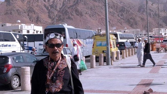 Sukandar, Seniman Musik Daun Asal Malang Meninggal Dunia