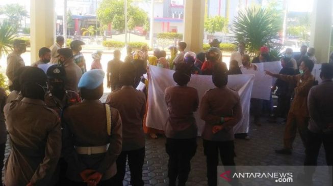 Tuntut Pengembalian Kios, Pedagang Pasar Inpres Lhokseumawe Gelar Aksi Demo