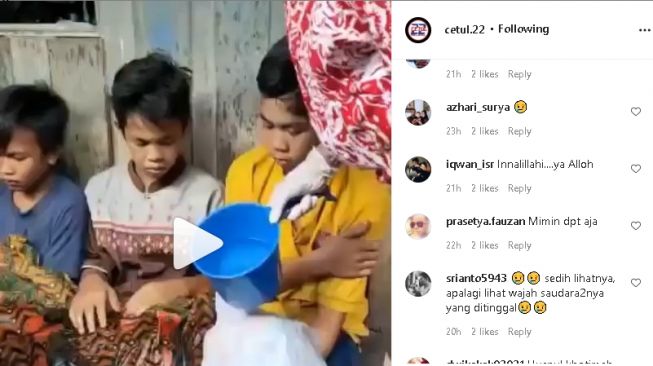 3 bocah pangku jenazah adik saat dimandikan (instagram.com/@cetul.22)