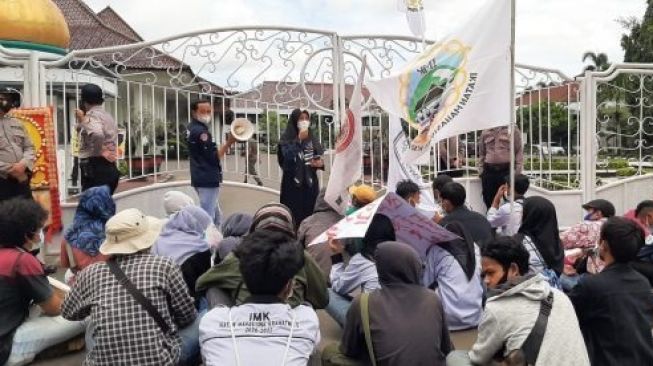 Didemo Masalah Galian C, Tak Satupun Pejabat Pemkab Serang Temui Mahasiswa