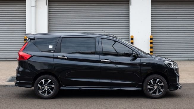 Suzuki Ertiga telah menyandang penyesuaian harga. Simak harga barunya [PT SIS].