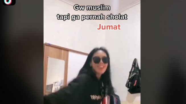 Hampir dihujat karena konten Tiktok ngaku tak pernah salat (tiktok/@lalakitthy)