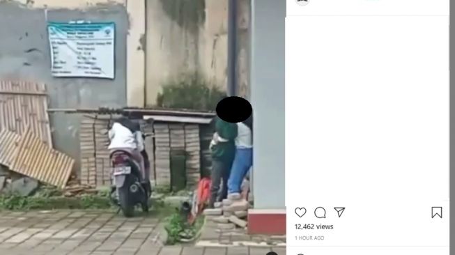 Viral Video ABG Mesum di Depan Teman Sendiri, Warganet Malah Kasihan