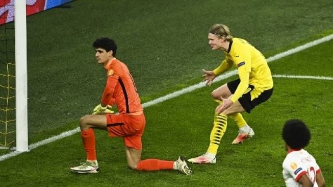 Momen saat Erling Haaland Nyaris Digebuki usai Ejek Kiper Sevilla