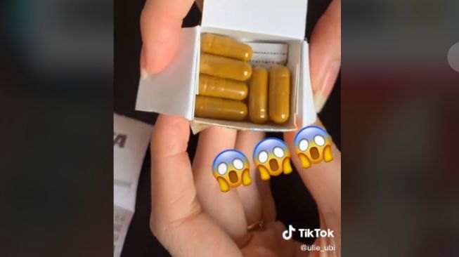 Toko obat viral menjual obat-obat dengan harga selangit (tiktok.com/@ulie_ubi)