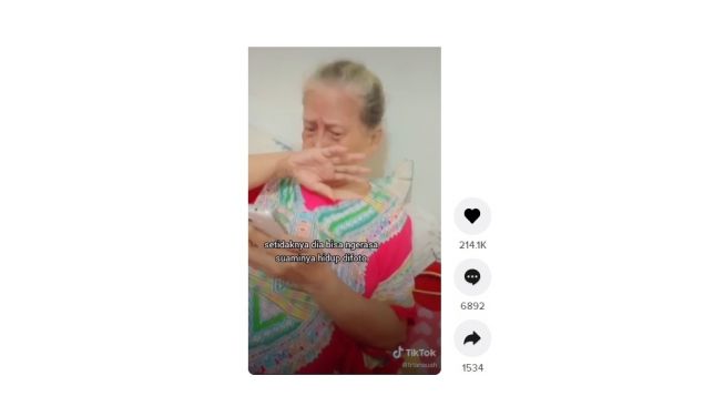 Reaksi nenek lihat senyuman kakek yang sudah meninggal. [TikTok]