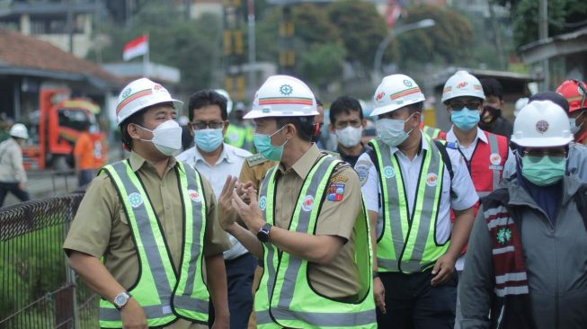 Pembangunan Double Track Bogor-Sukabumi, Bangunan di Batutulis Dibongkar