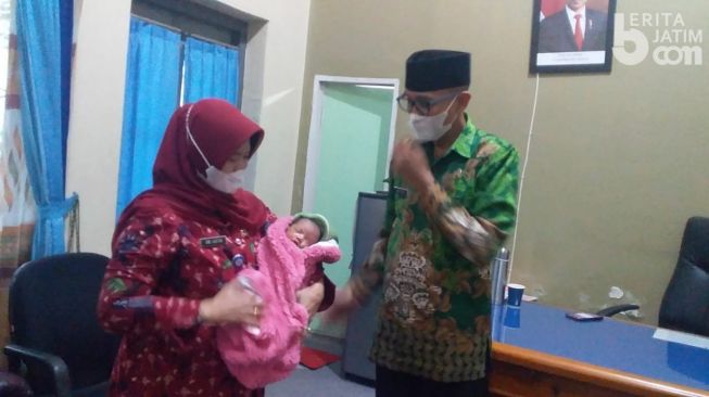 Lagi-lagi, Orang Tega Membuang Bayi Baru Dilahirkan