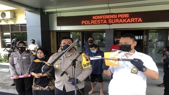 Konferensi Pers Polresta Solo terkait kasus pengeroyokan yang melibatkan tiga pemuda anggota perguruan silat. [Solopos.com/Ichsan Kholif Rahman]