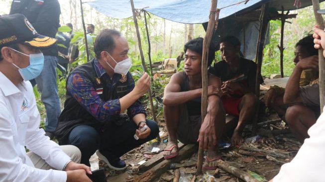 Sempat Terhadang Norma Adat, Suku Anak Dalam Kantongi Dokumen Kependudukan