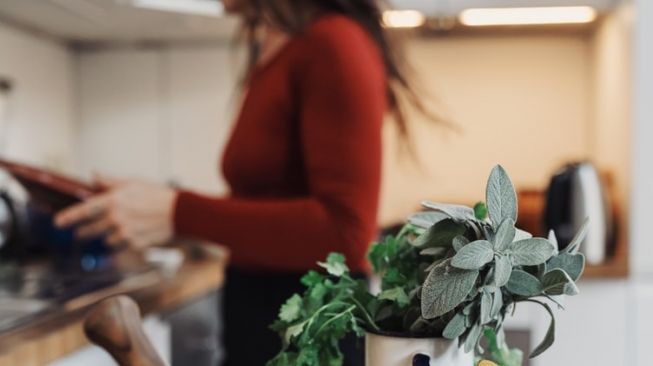 Bingung pada Orang yang Memasak untuk Pasangan, Warganet Ini Panen Cibiran