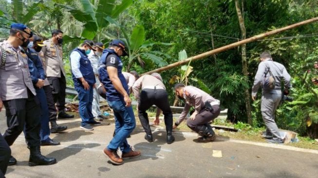 Saksi Mata Bus Terjun ke Jurang di Sumedang: Ada Suara Bergemuruh