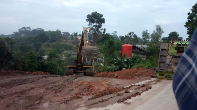 Kasus Penambang Emas Ilegal, Pemilik Ekskavator Mangkir karena Isoman