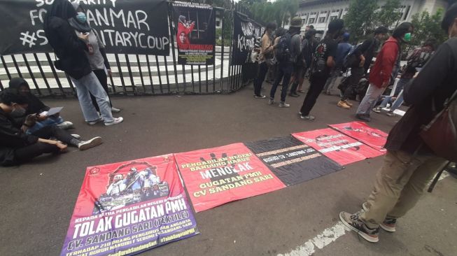 Demo Tuntut Hak, Buruh Malah Divonis Bayar Ganti Rugi Rp 500 Juta