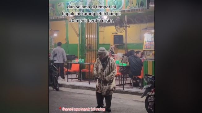 Dikira Punya Gangguan, Seorang Kakek Ternyata Lakukan Ini untuk Cari Nafkah