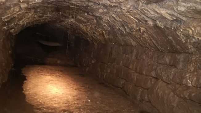 Terowongan rahasia dari abad ke-12. [Westernpower]