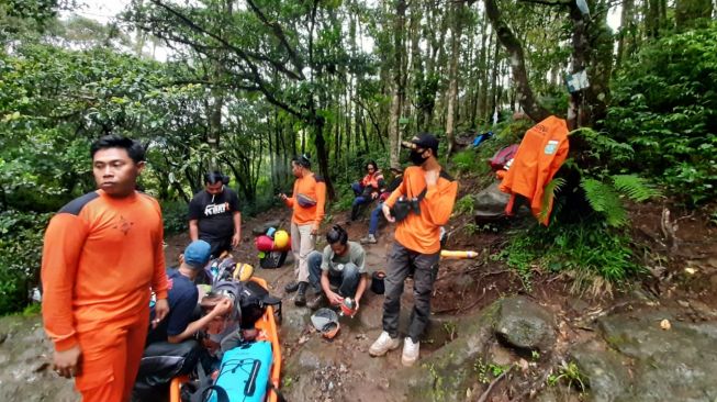 Pendaki Asal Maros Terjatuh di Jurang Gunung Lompobattang