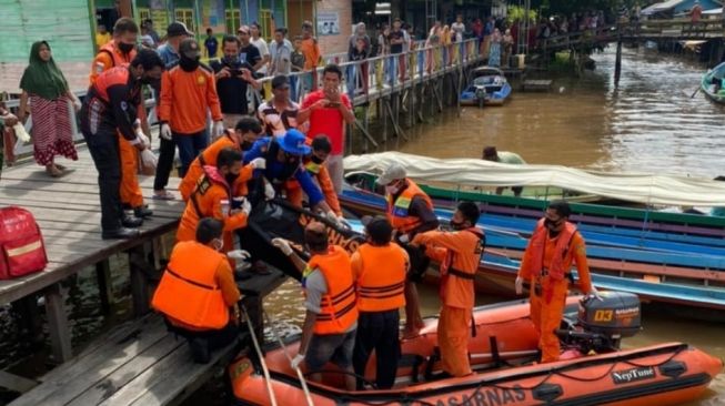 Satu Keluarga Tenggelam di Sungai Barito Ditemukan