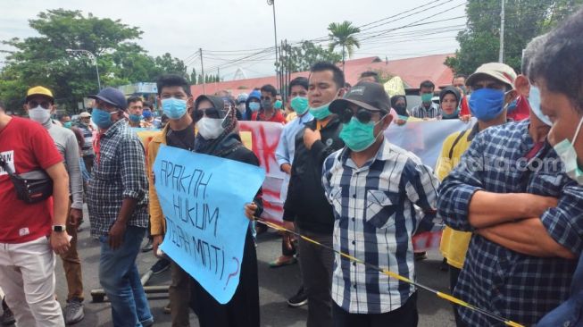 Demo Turunkan Bupati Pesisir Selatan Dinilai Sarat Muatan Politik